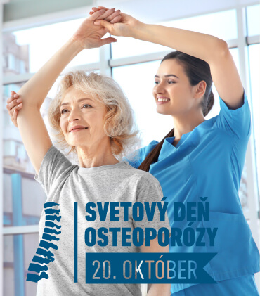 Fyzioterapeut cvičí s pacientom s osteoporózou počas Svetového dňa osteoporózy.